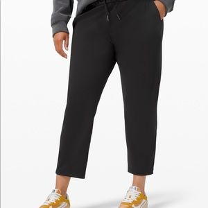 Lululemon On The Fly Crop 23” Woven